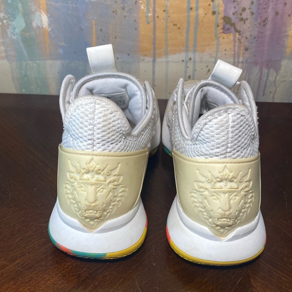 Nike LeBron Witness White Muti-Camo Basketball Shoes Mens size 9 - Picture 2 of 5